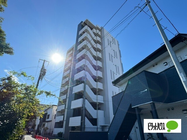 名古屋市瑞穂区神穂町のマンションの建物外観