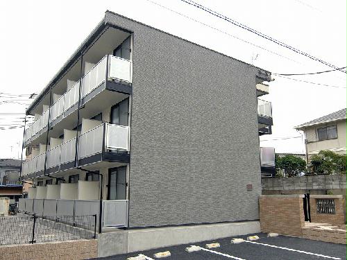 レオパレスプレミールの建物外観