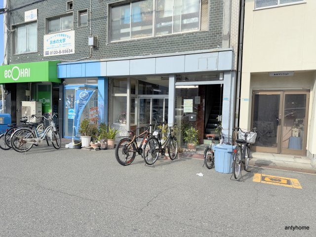 【大阪市浪速区元町のマンションのエントランス】