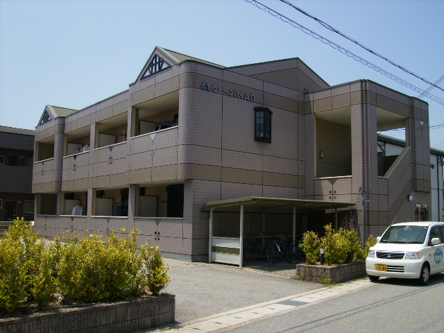 加古川市別府町新野辺北町のアパートの建物外観