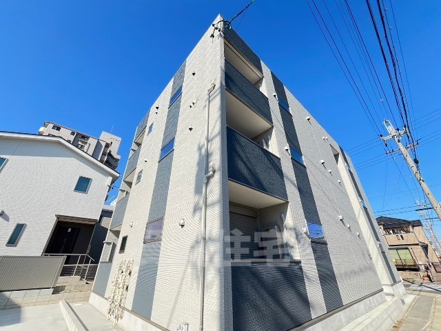 【名古屋市守山区鳥羽見のアパートの建物外観】