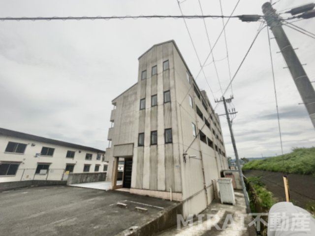 富田林市新家のマンションの建物外観