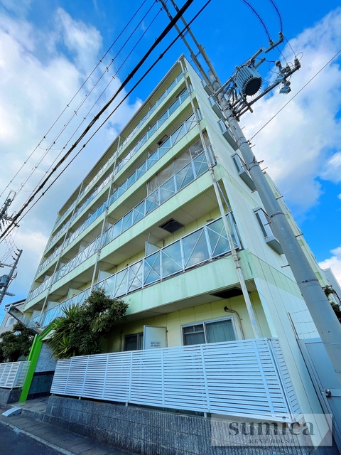 泉佐野市羽倉崎のマンションの建物外観