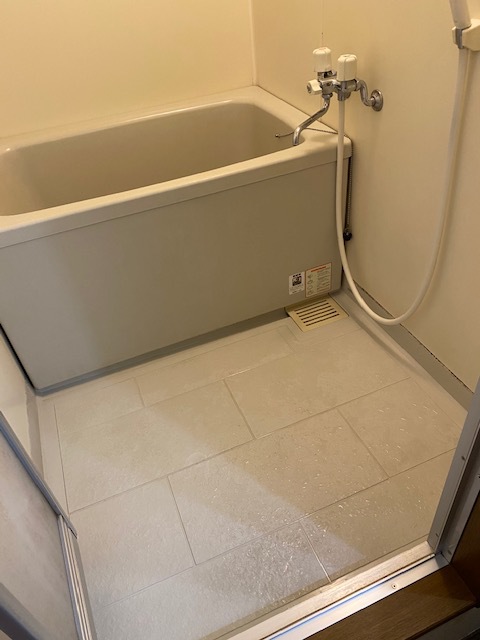 バス・シャワールーム　バストイレ別