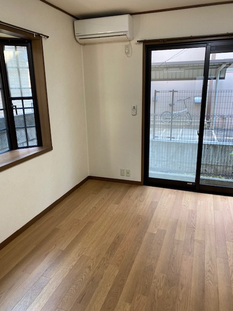 居室・リビング　床新規張替え済み