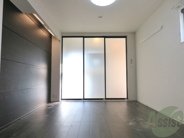 居室・リビング　７．８帖の洋室です。広々として、綺麗ですね