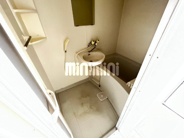 バス・シャワールーム　同物件別部屋参考写真