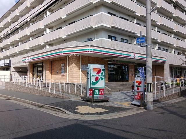 コンビニ　セブンイレブン本庄町1丁目店様（コンビニ）まで450m