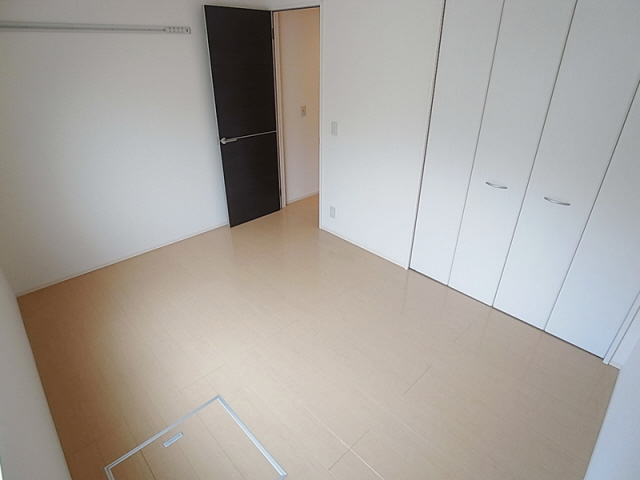 その他部屋・スペース　洋室も綺麗で全居室収納付