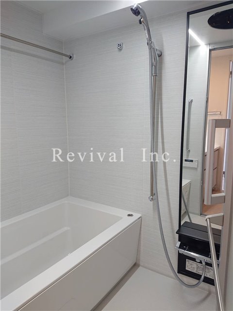 バス・シャワールーム　もちろん追い焚き・浴室乾燥機完備