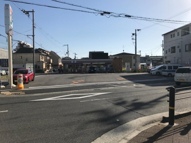 コンビニ　セブンイレブン高石駅南店（コンビニ）まで700m