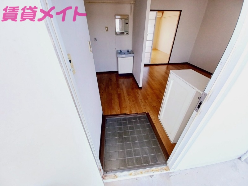 玄関　同物件別室写真