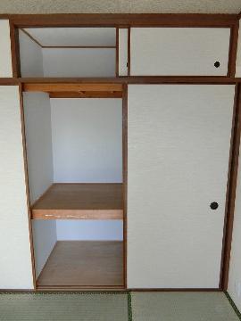 パークハイツミシマ西棟　収納　押入（開）