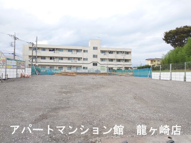 建物外観　建築中