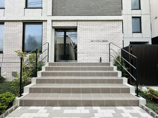 エントランス　エントランス