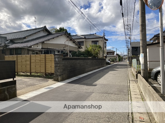 その他　前面道路（その他）まで0m