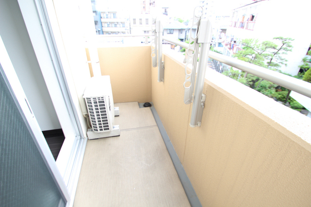 バルコニー　３階からの眺めは一見ですよ