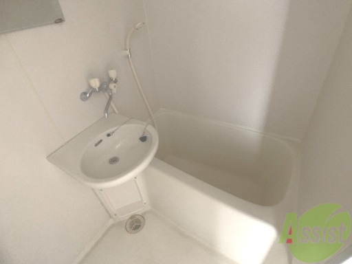 バス・シャワールーム　１人暮らしにはピッタリのサイズ感ですね！