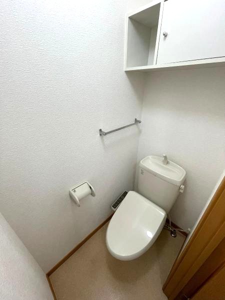 トイレ　※現況優先、写真は他号室使用