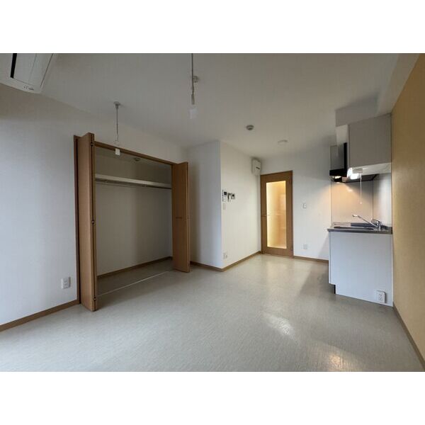 居室・リビング　同シリーズ物件のモデルルームになります※現況優先