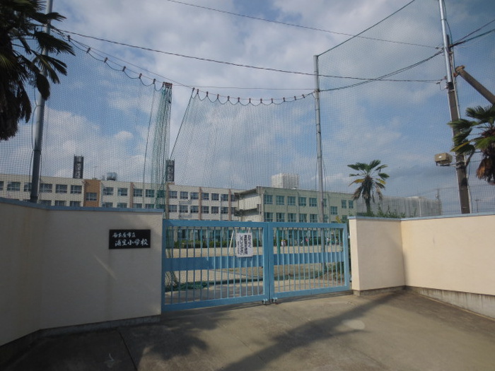 小学校　浦里小学校（小学校）まで110m