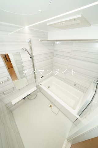 バス・シャワールーム　落ち着いた空間のお風呂です