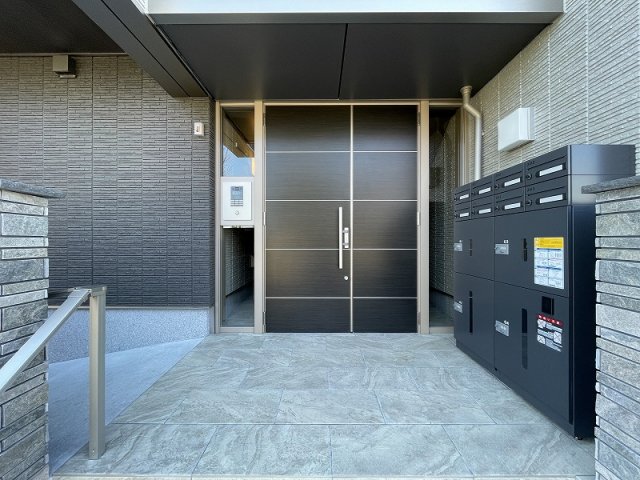 その他共有部分　エントランスはオートロック付！