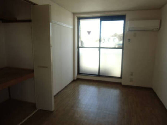 居室・リビング　３０６　エアコン付き洋室１