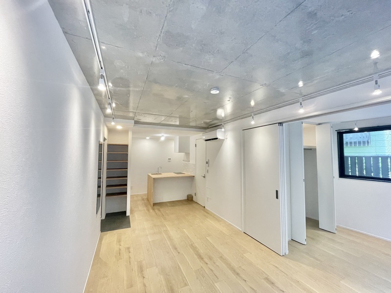 その他部屋・スペース　明るい床材がお部屋をより広く見せます