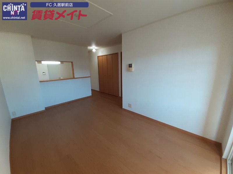 居室・リビング　同型参考写真