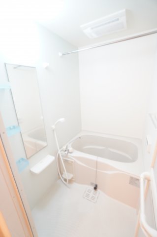 バス・シャワールーム　※同物件・同タイプの写真です。