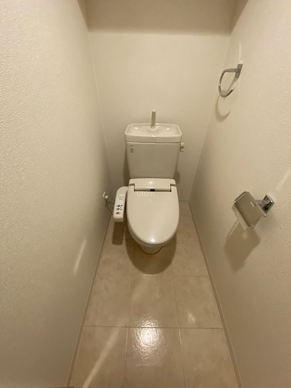 トイレ　別部屋のお写真です。ご参考までに！