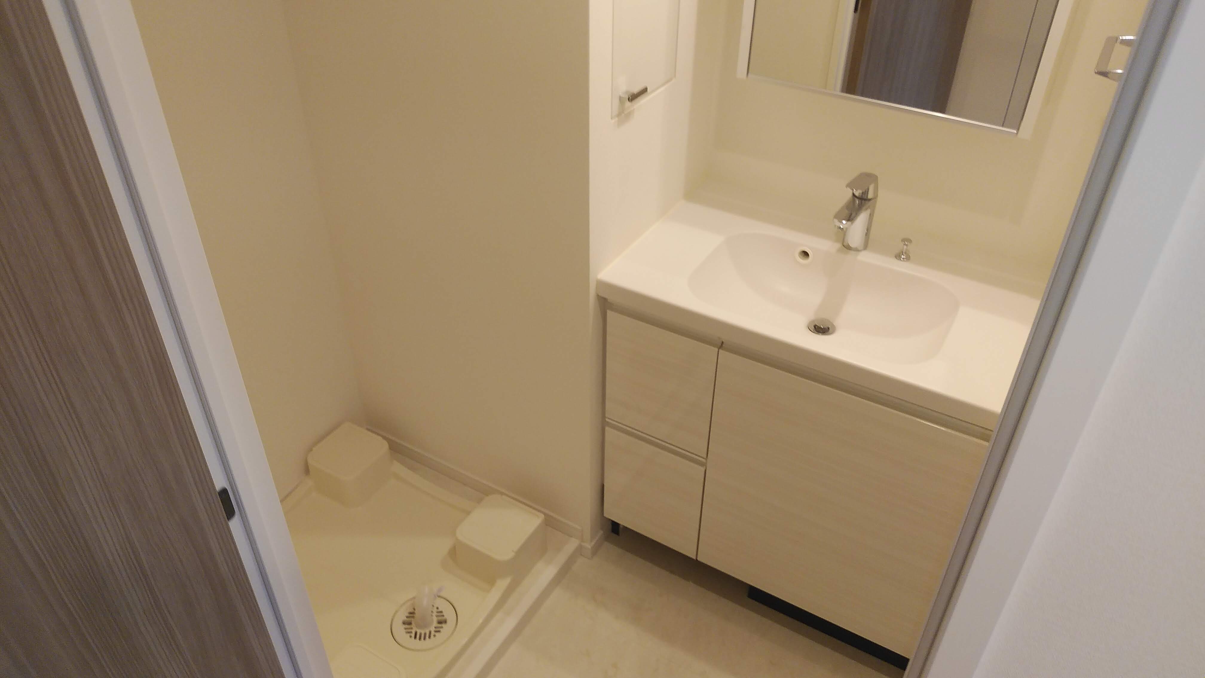 洗面設備　【参考】同建物内の別のお部屋の画像です