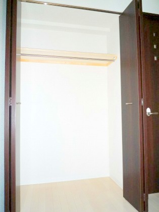 収納　各部屋にクローゼット付きです♪