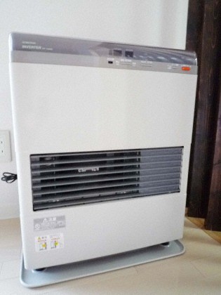 その他設備　経済的で暖かい灯油ストーブ付きです♪