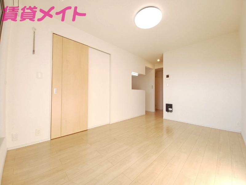居室・リビング　反転タイプ参考写真