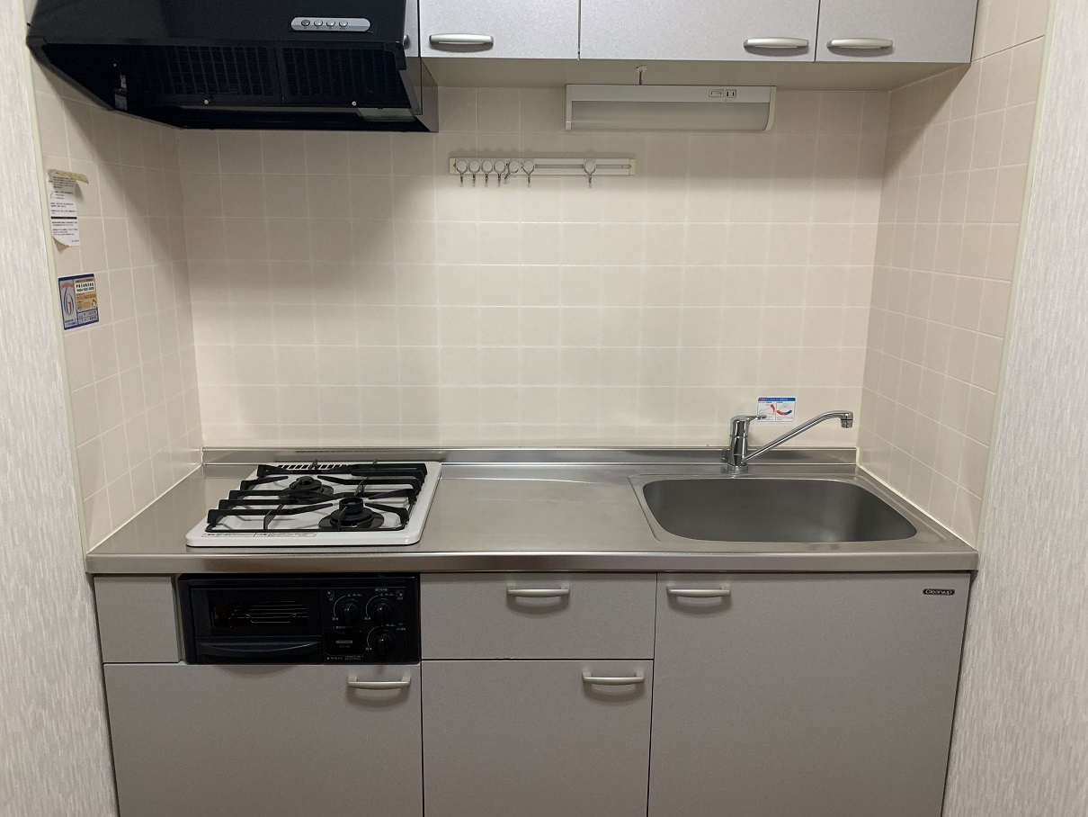 キッチン　写真は別部屋の為現況と異なる場合がございます