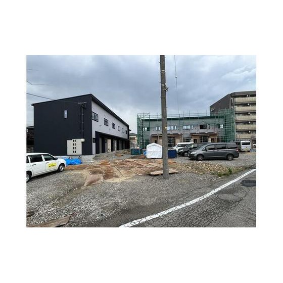 建物外観　建設中