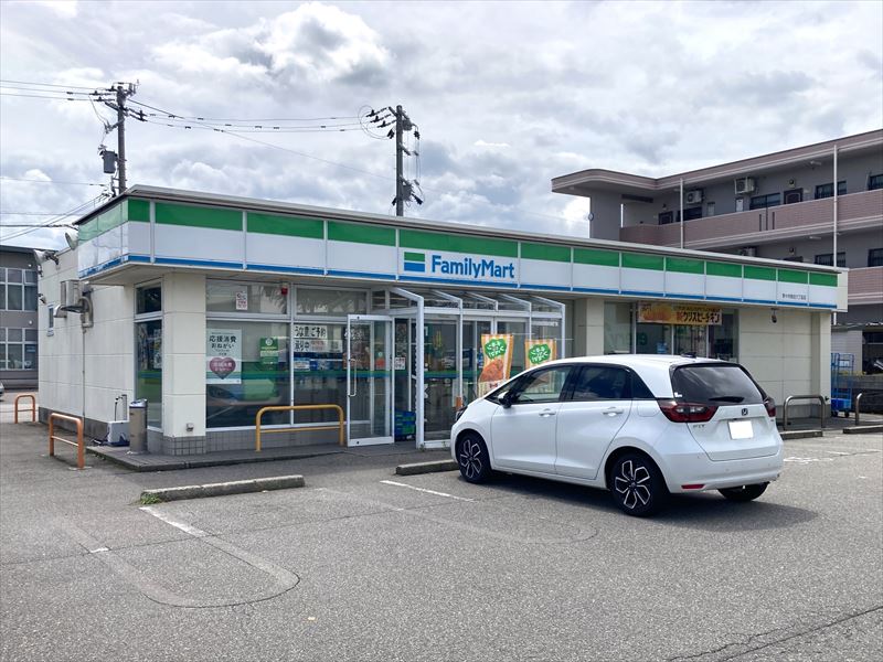 コンビニ　ファミリーマート野々市新庄六丁目店（コンビニ）まで461m