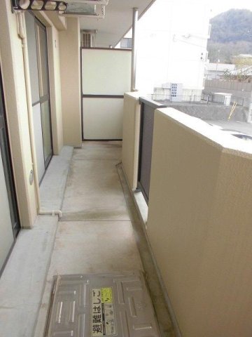バルコニー　お洗濯にも便利なバルコニー付き