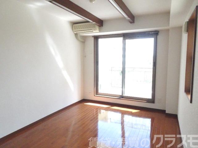 居室・リビング　明るいお部屋です♪