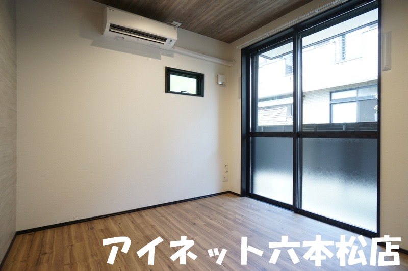その他部屋・スペース　こちら寝室にいかがでしょうか。