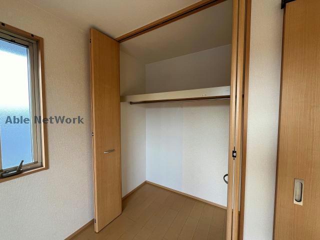 収納　※同物件別部屋の写真です。