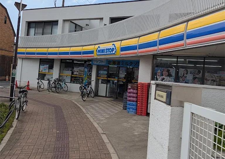 コンビニ　ミニストップみどり台駅前店（コンビニ）まで352m
