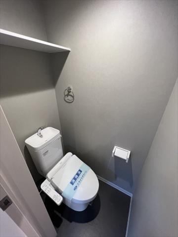 熊本市電健軍線 二本木口駅 徒歩11分 2階建 築10年のトイレ写真