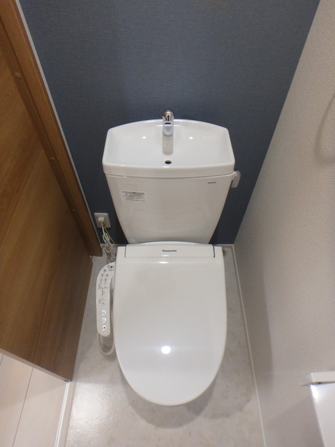 ＪＲ総武線 下総中山駅 徒歩23分 2階建 築8年のトイレ写真