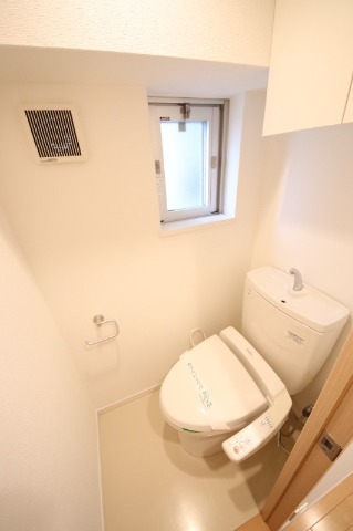 阪神本線 甲子園駅 徒歩6分 5階建 築55年のトイレ写真