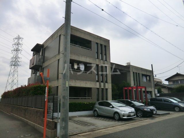 名古屋市名東区上社のマンションの建物外観