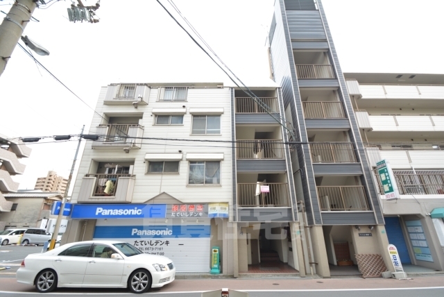 大阪市住之江区西住之江のマンションの建物外観