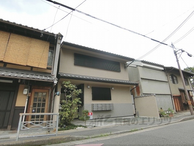 京都市下京区打越町のマンションの建物外観